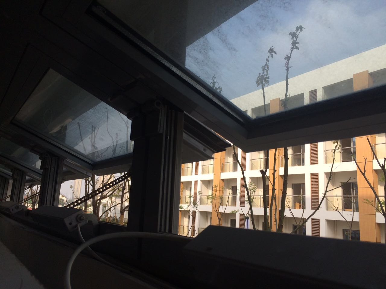 无锡锡中中悬窗（电动）