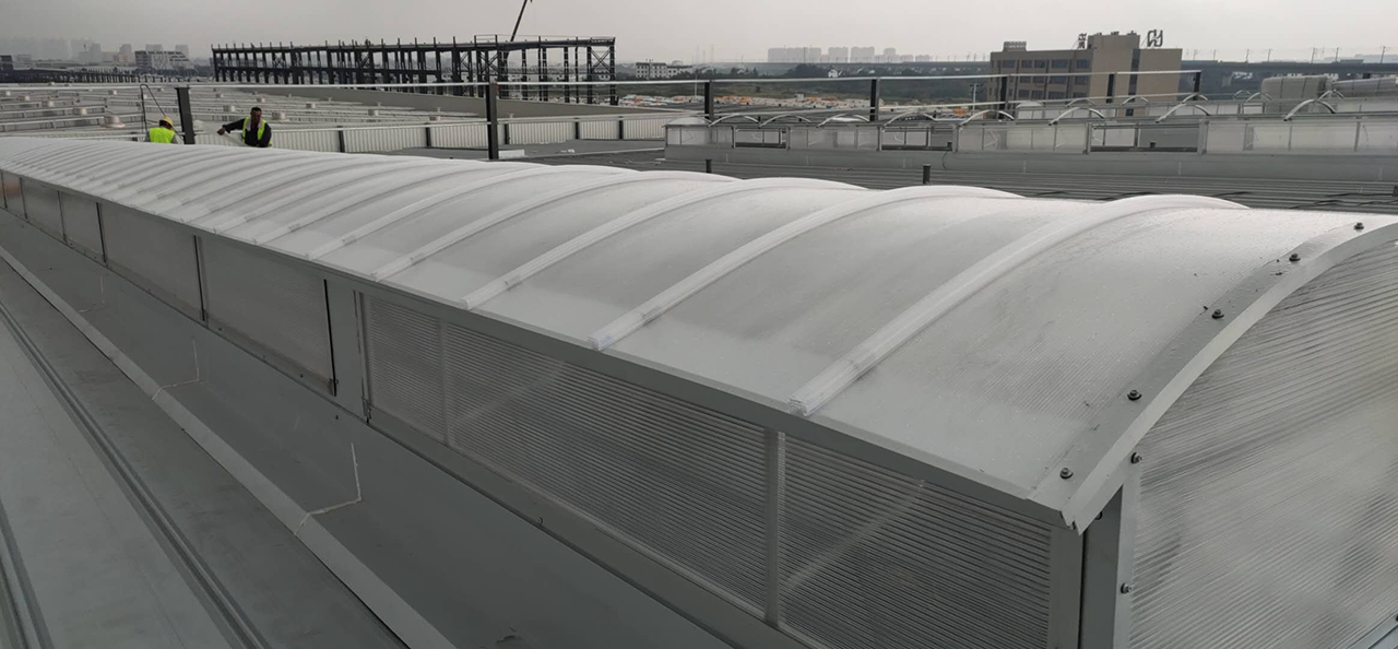 江铃股份圆拱形排烟天窗（锁扣板）